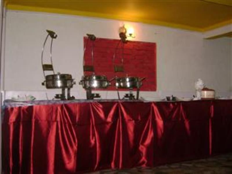 Bhīm Tāl Hotel New Bharat מראה חיצוני תמונה
