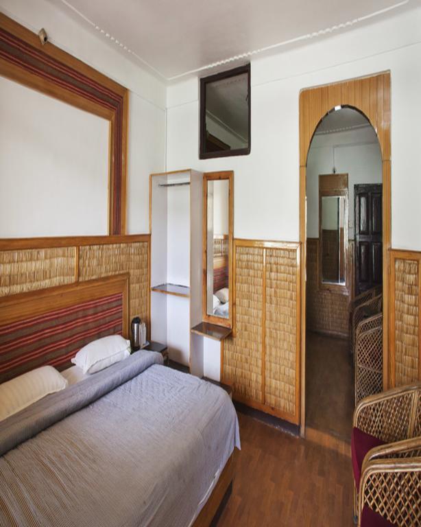 Bhīm Tāl Hotel New Bharat מראה חיצוני תמונה