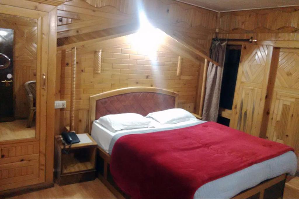 Bhīm Tāl Hotel New Bharat מראה חיצוני תמונה