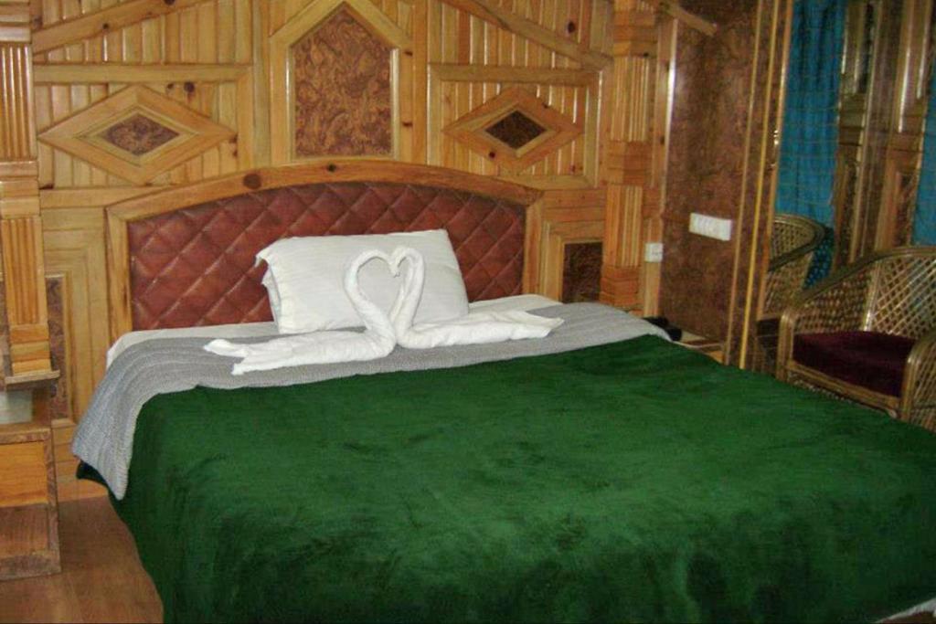 Bhīm Tāl Hotel New Bharat מראה חיצוני תמונה